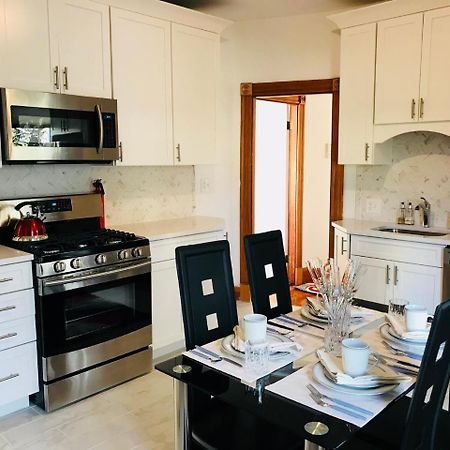 Boston Lodge And Suites Екстер'єр фото