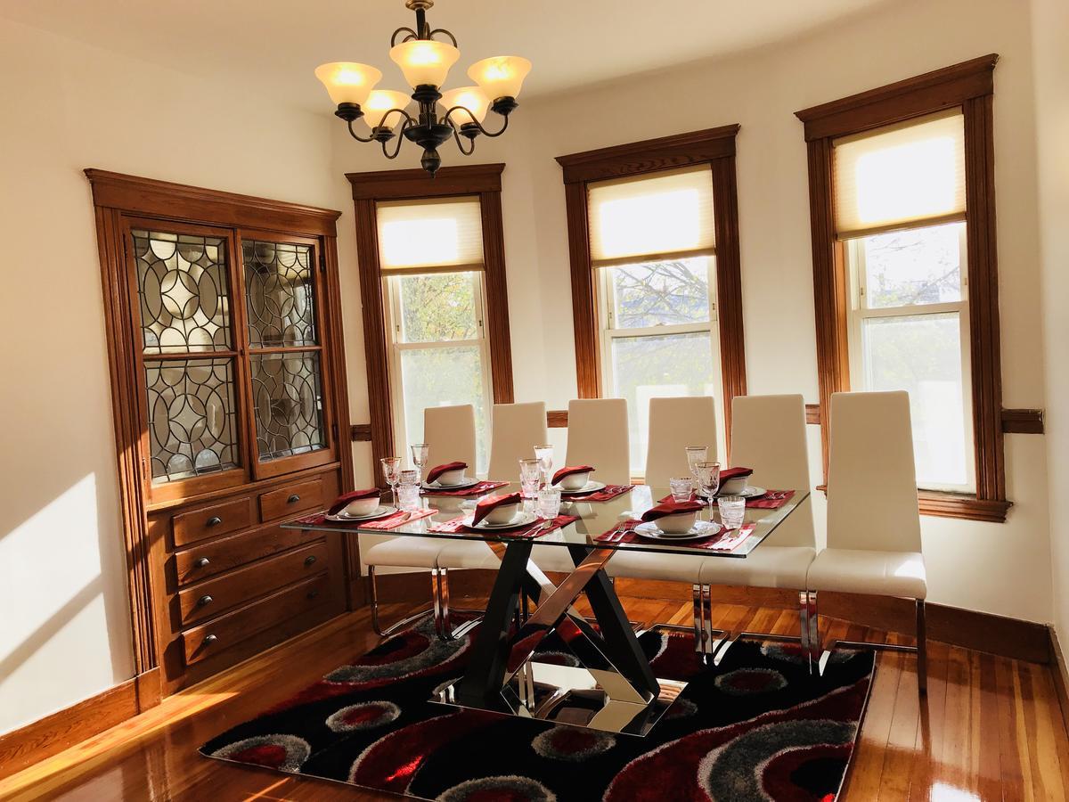 Boston Lodge And Suites Екстер'єр фото