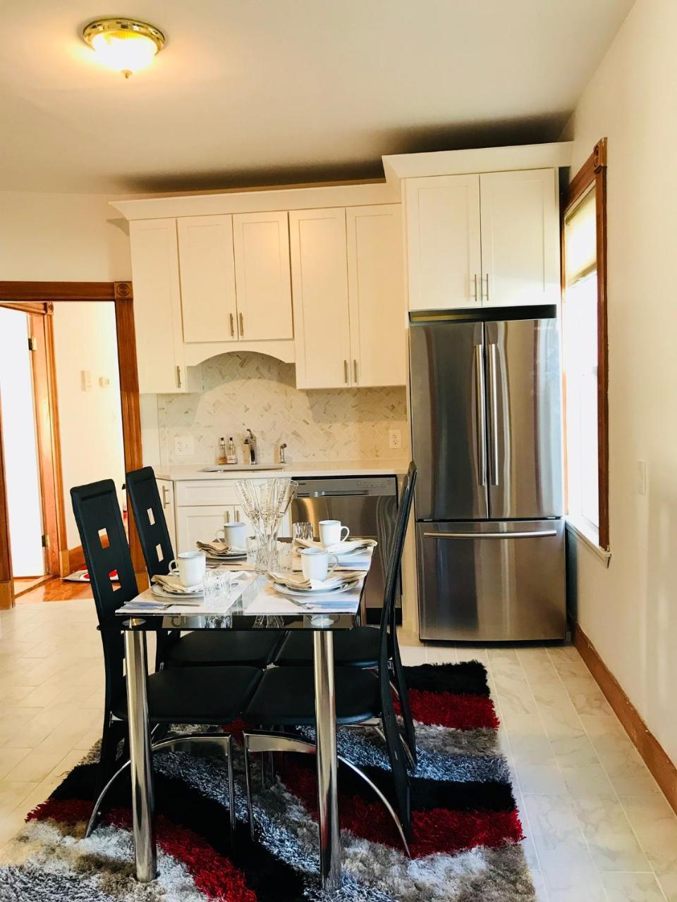 Boston Lodge And Suites Екстер'єр фото