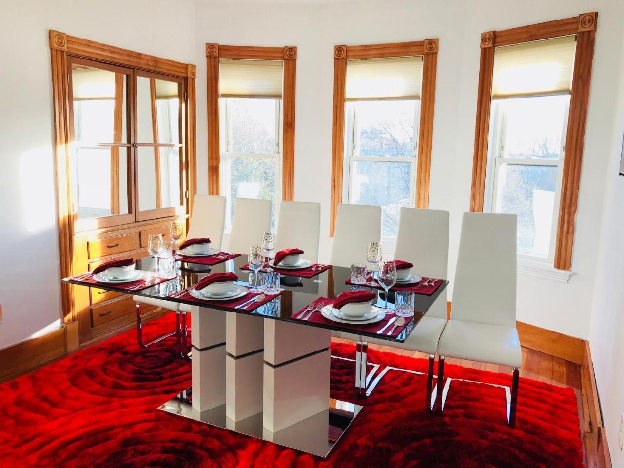 Boston Lodge And Suites Екстер'єр фото